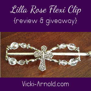 Lilla Rose Flexi Clip review and giveaway :: Day 5 of 12 Days of Christmas in July giveaway series @ www.vicki-arnold.com